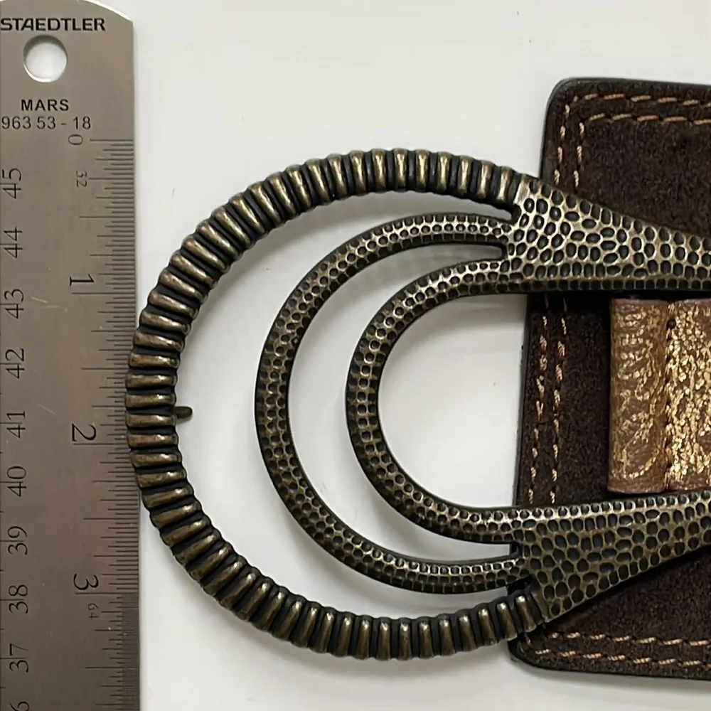 Chico’s Size Medium brown suede leather‎ elastic hook closure gold print belt.
